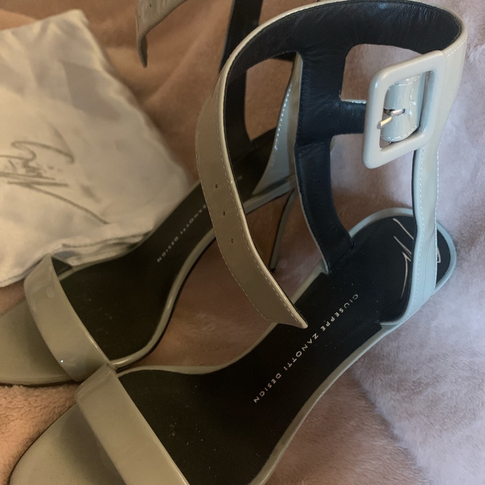 Gouseppe heels